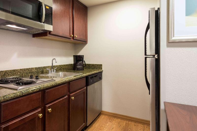 Люкс Кровать Кинг, Homewood Suites By Hilton Tampa Airport   Westshore