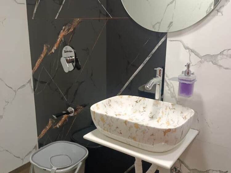 Трехместный Номер Deluxe, Airport Annex