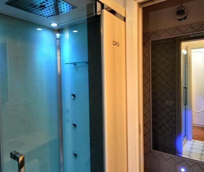 سوییت جونیور با چشم‌انداز دریا, Albergo La Conca Azzurra