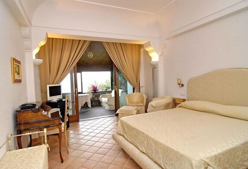 سوییت جونیور با چشم‌انداز دریا, Albergo La Conca Azzurra