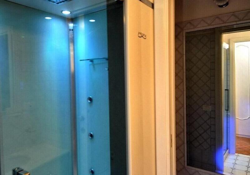 سوییت جونیور با چشم‌انداز دریا, Albergo La Conca Azzurra