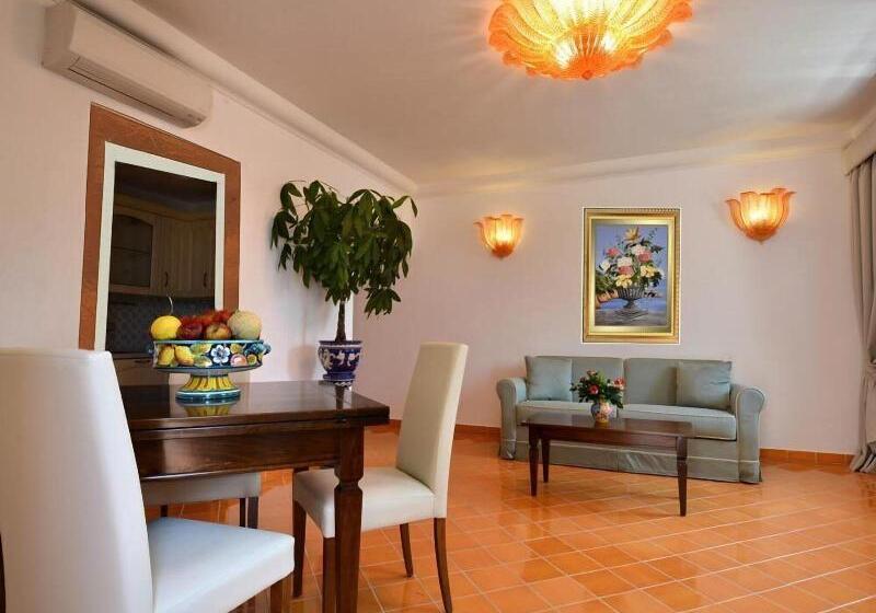 سوییت جونیور با چشم‌انداز دریا, Albergo La Conca Azzurra