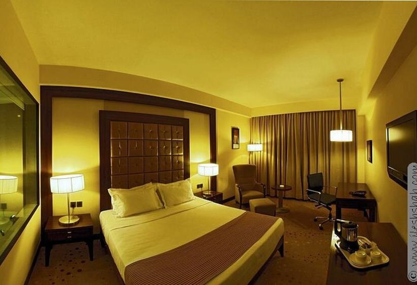 اتاق کلاب, The Cambay Grand