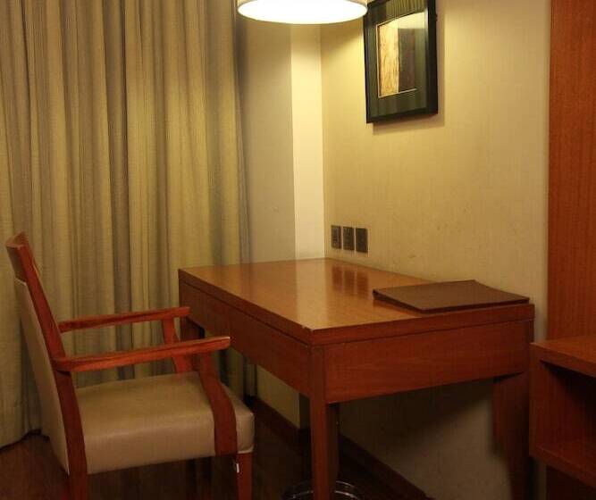 اتاق کلاب, The Cambay Grand