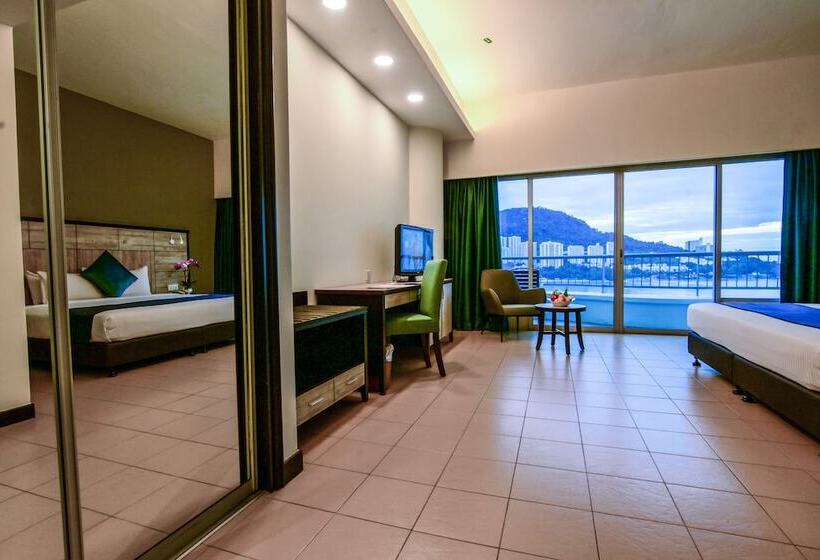 اتاق لوکس با چشم‌انداز دریا, Flamingo By The Beach Penang