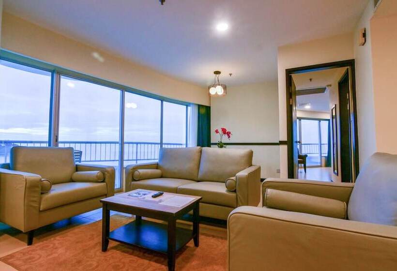 3 Bedroom Suite, Flamingo By The Beach Penang