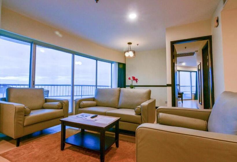3 Bedroom Suite, Flamingo By The Beach Penang