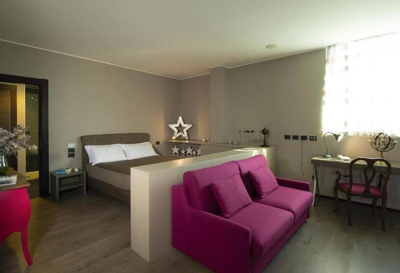 Полулюкс, H2c Hotel Milanofiori