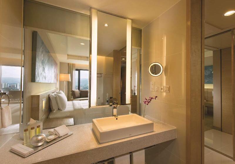 Номер Deluxe Кровать Кинг, Doubletree By Hilton Hotel Kuala Lumpur
