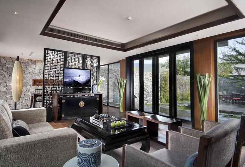 Вилла Deluxe 3 Спальни, Pullman Lijiang Resort & Spa