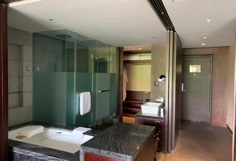 Номер Superior, Pullman Lijiang Resort & Spa