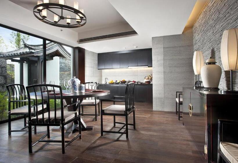 Вилла Superior 2 Спальни, Pullman Lijiang Resort & Spa
