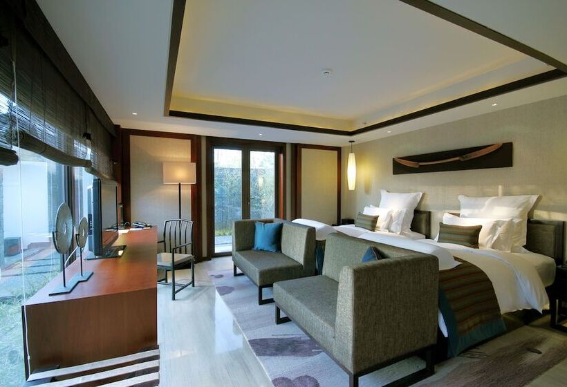 Вилла Deluxe 2 Спальни, Pullman Lijiang Resort & Spa