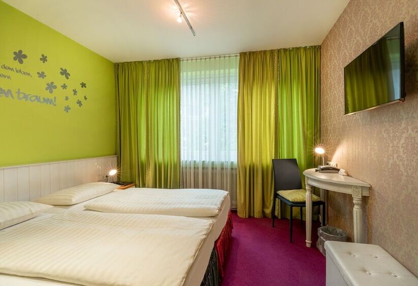 Quarto Estandar, Arosa Dusseldorf Oberkassel