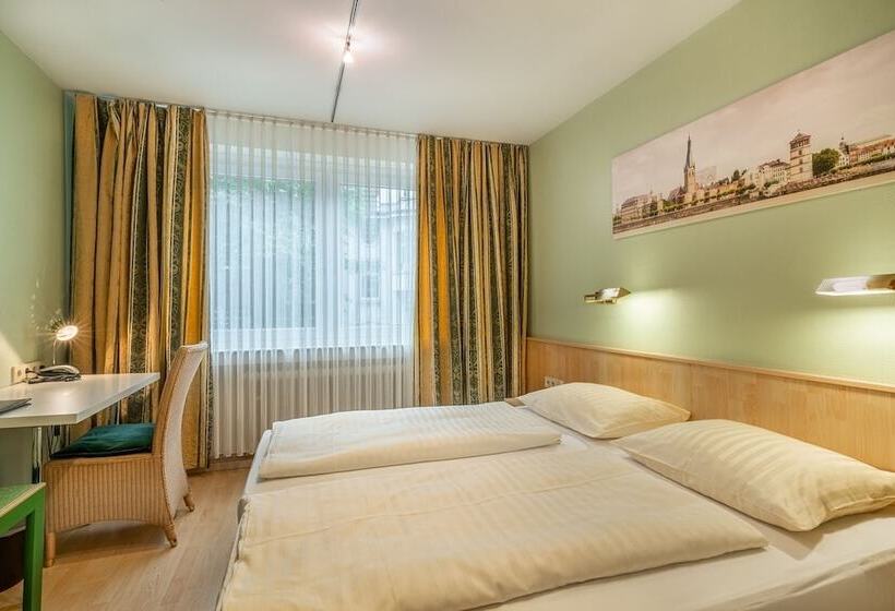 Quarto Estandar, Arosa Dusseldorf Oberkassel