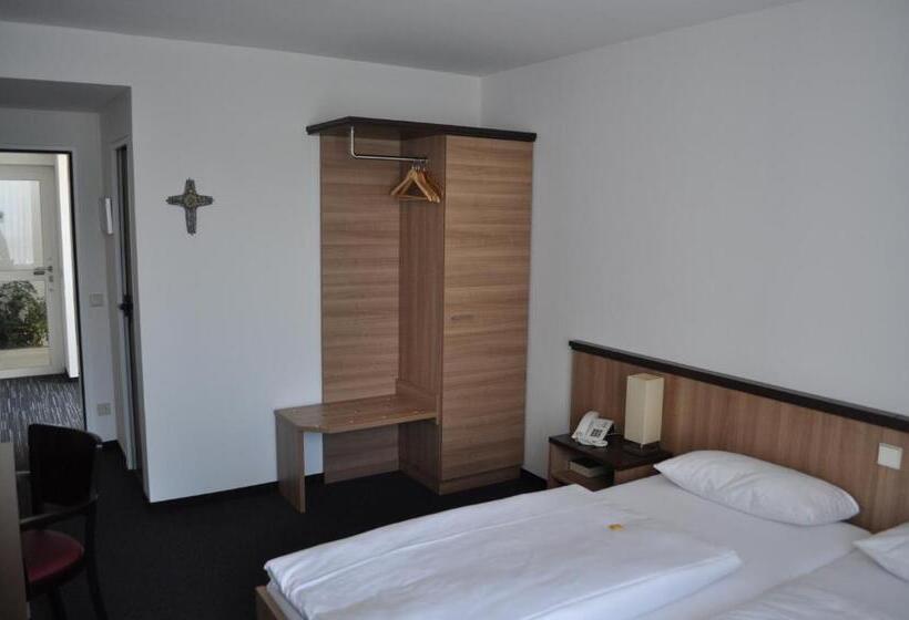 Номер Стандарт Индивидуальный, Christkönigshaus
