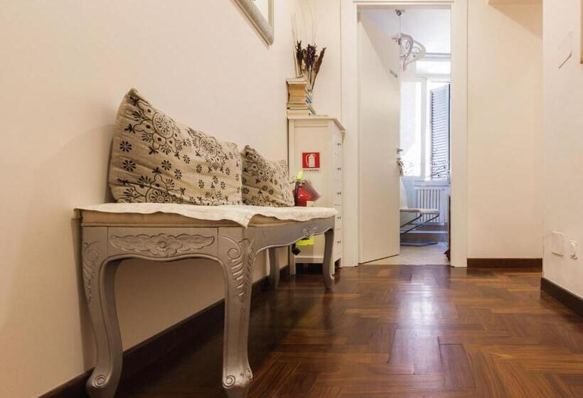 اتاق استاندارد, La Piccola Maison