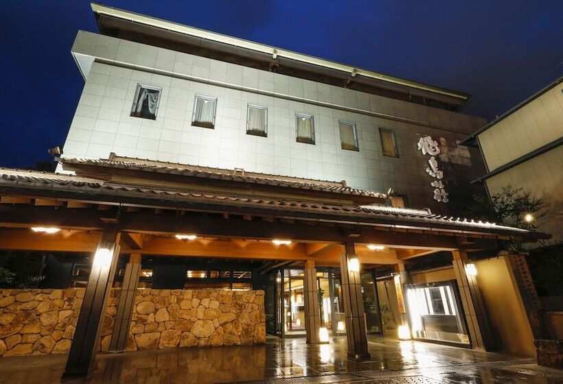 Семейный Номер, Ryokan Asukasou At The Entrancne Of Nara Park