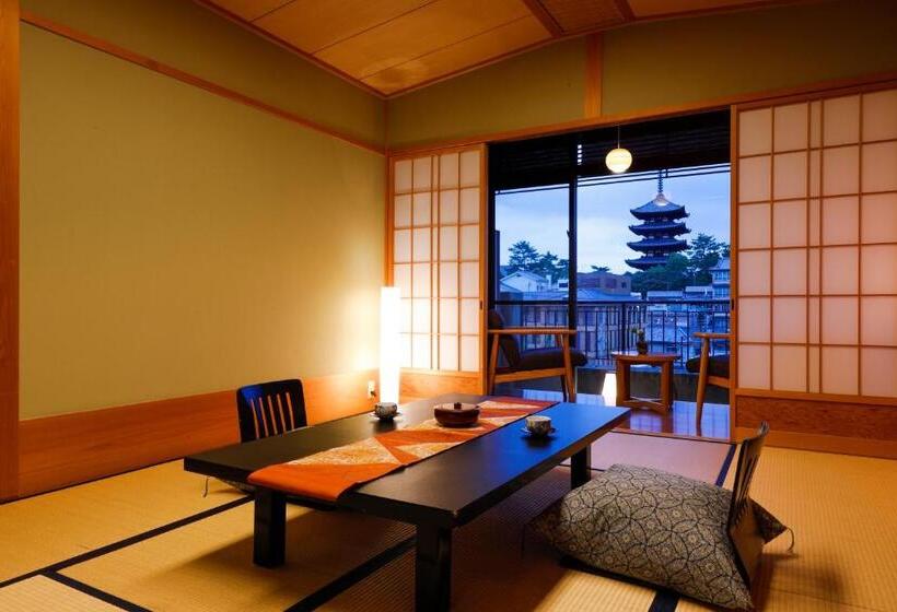 Четырехместный Номер Стандарт, Ryokan Asukasou At The Entrancne Of Nara Park