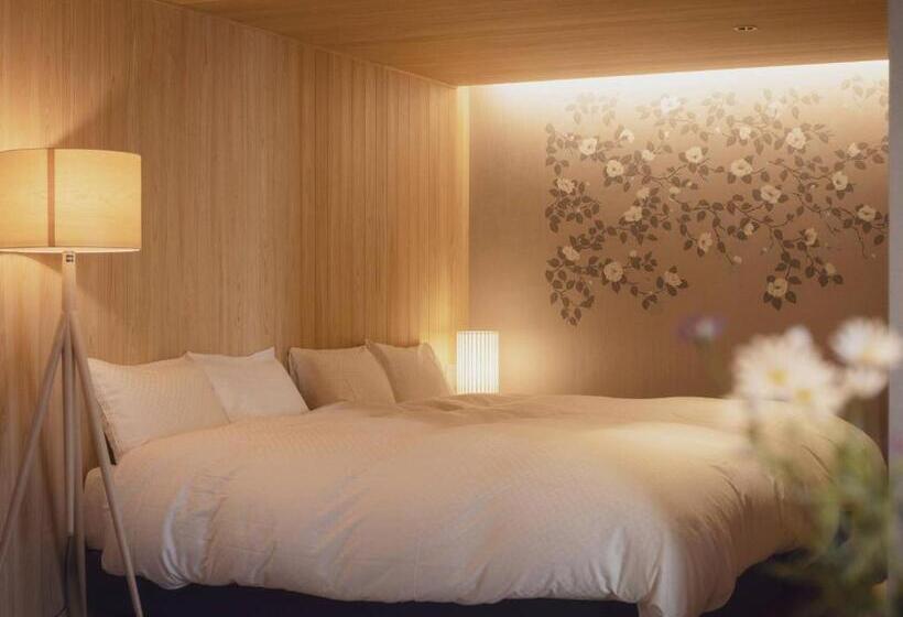 Полулюкс с Балконом, Ryokan Asukasou At The Entrancne Of Nara Park
