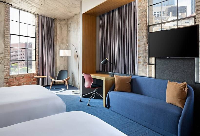 스위트, Aloft Dallas Downtown