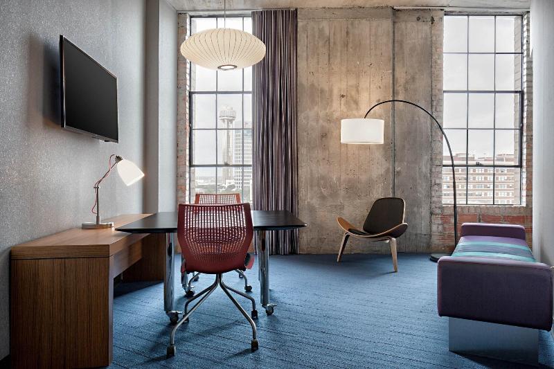 스위트, Aloft Dallas Downtown
