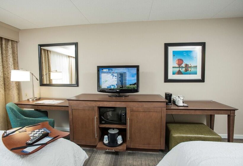Номер Стандарт, Hampton Inn & Suites Cincinnati Union Center