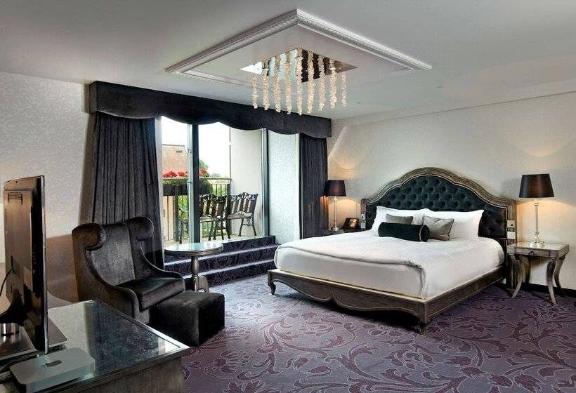 Номер Deluxe Кровать Кинг, Hilton London Syon Park