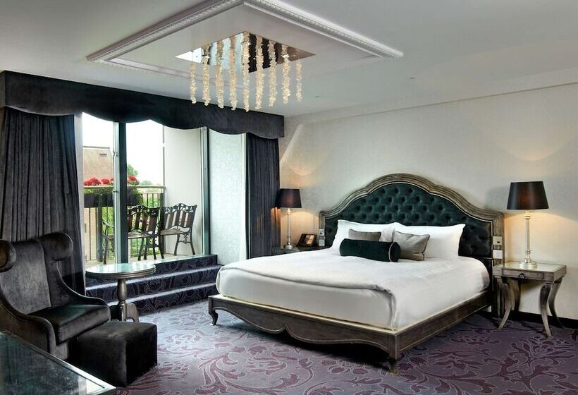 Номер Deluxe Кровать Кинг, Hilton London Syon Park
