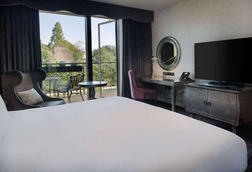 اتاق دلوکس با تخت کینگ و چشم‌انداز, Hilton London Syon Park