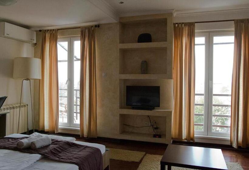 استودیوی استاندارد, Vila Senjak