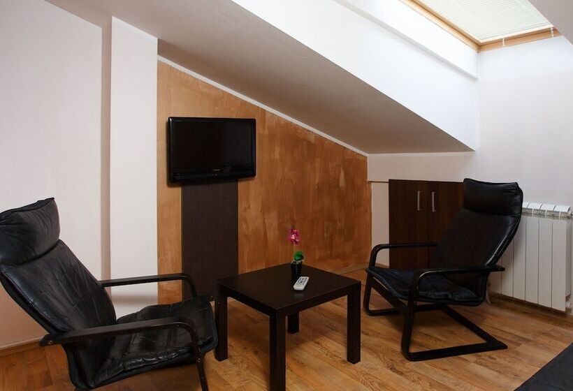 استودیوی استاندارد, Vila Senjak