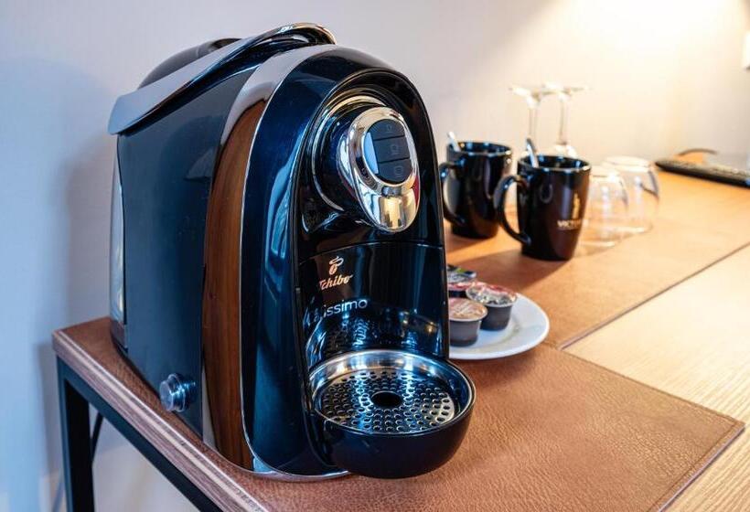سوییت جونیور, Victoria Hotel Kaunas