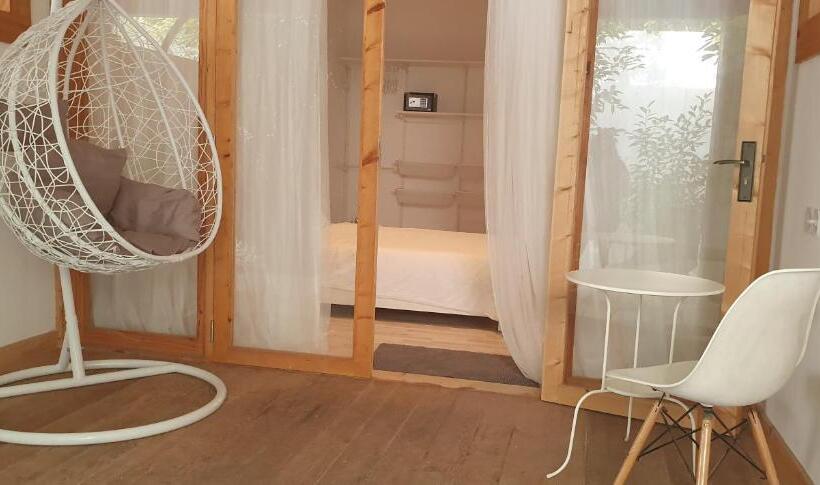 اتاق لوکس خانوادگی, Origami Inn Himandhoo