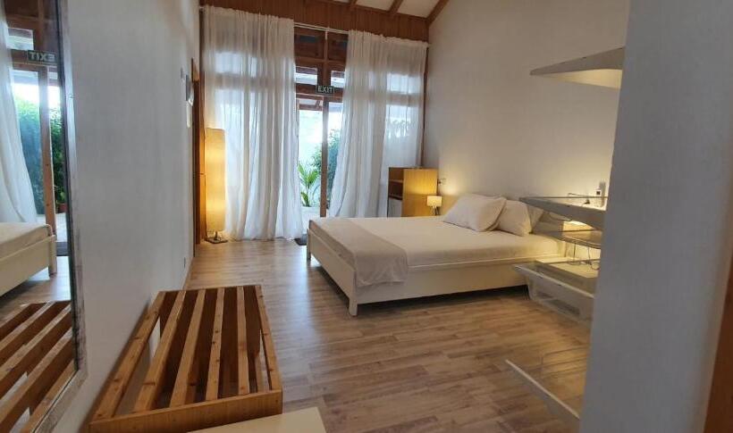 اتاق استاندارد با تراس, Origami Inn Himandhoo