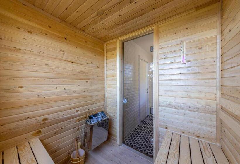 سوییت سوپریور, Apa Mountain Lodge
