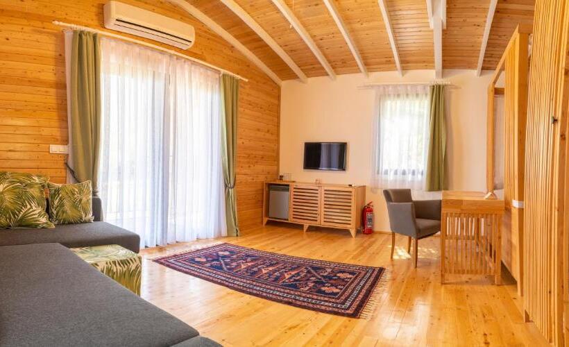 سوییت لوکس, Apa Mountain Lodge