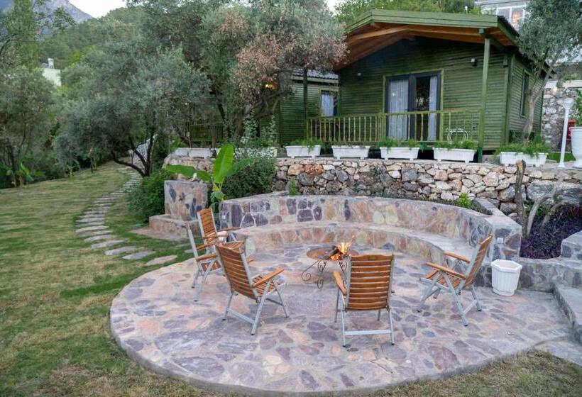سوییت لوکس, Apa Mountain Lodge