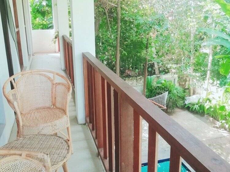 غرفة ديلوكس مطلة على حمام السباحة, Comfort Guest House