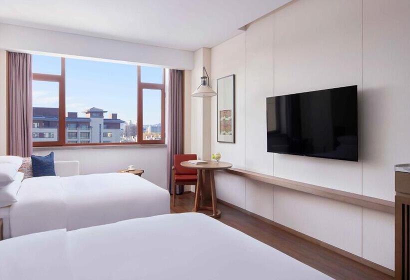 اتاق استاندارد با تخت بزرگ, Beijing Marriott Hotel Yanqing