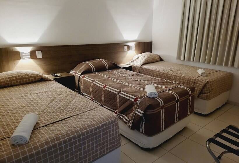 Quarto Triplo Estandar, Pinda Palace