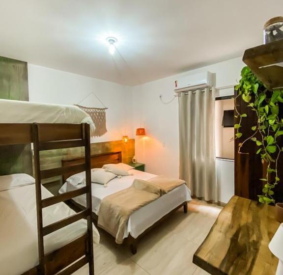 Quarto Quádruplo Estandar, Babitonga Hostel   100m Da Prainha