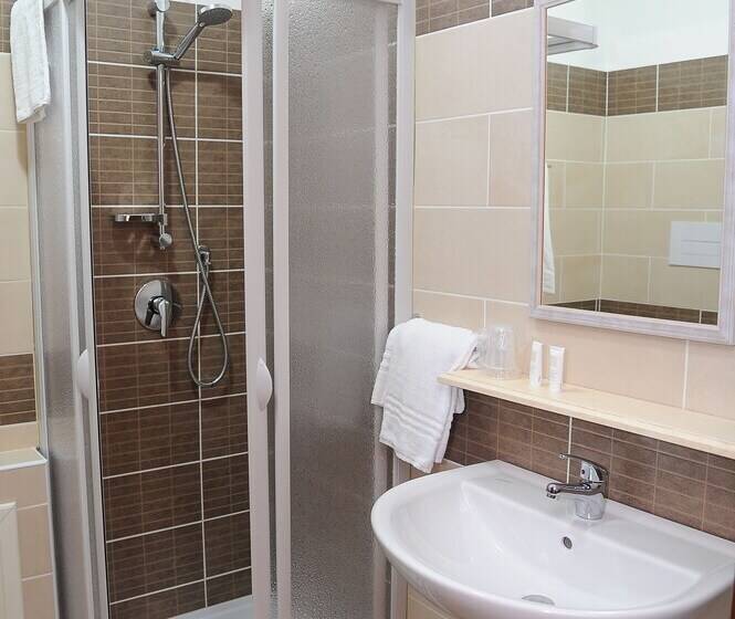 Номер Стандарт Трехместный, La Rosa Hotel   Selinunte
