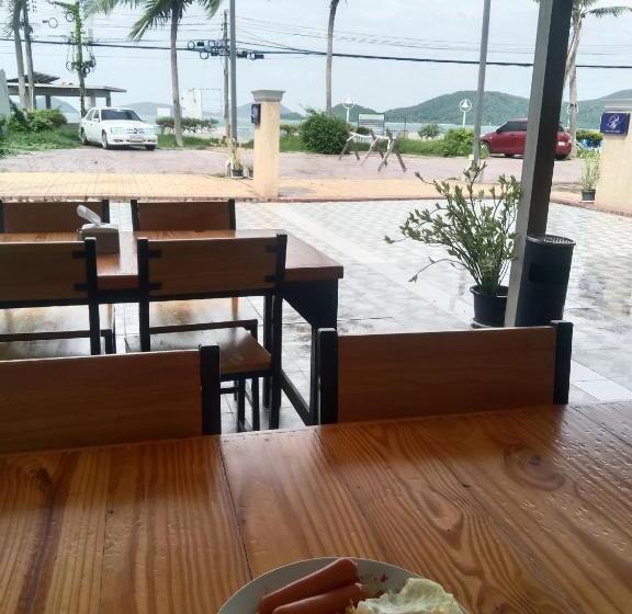 디럭스 룸, Panwa Beach Side Beachfront