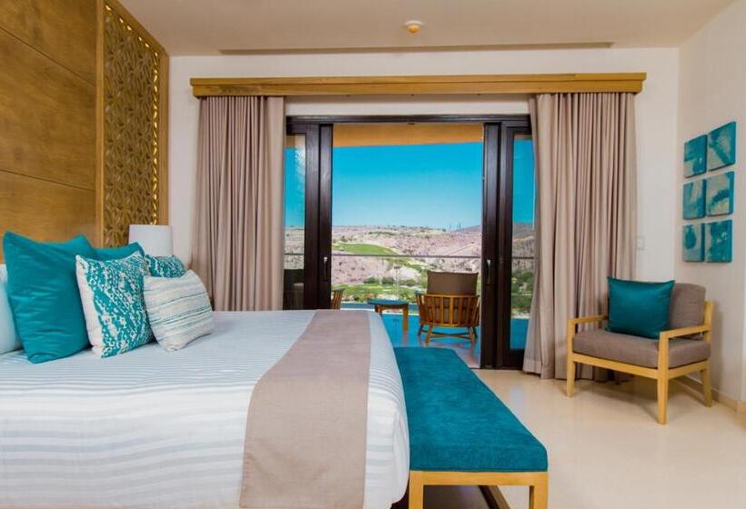 سوئیت با چشم‌انداز زمین گلف, Puerta Cortes Residences