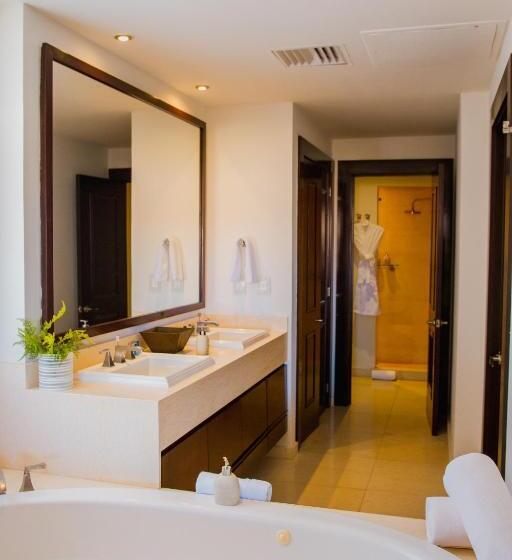 اتاق استاندارد با چشم‌انداز زمین, Puerta Cortes Residences