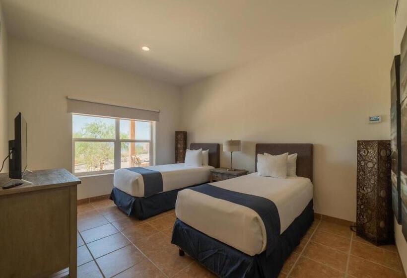 سوئیت با وان آب گرم, Puerta Cortes Residences