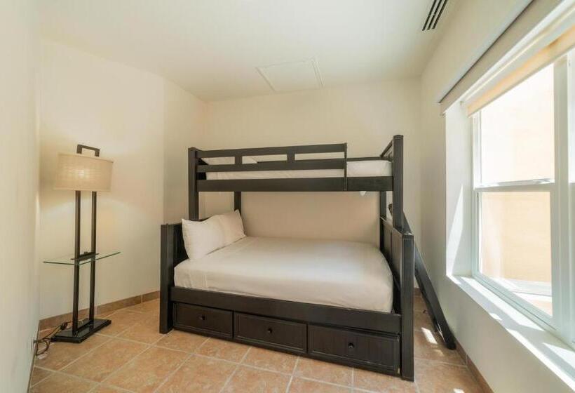 سوئیت با وان آب گرم, Puerta Cortes Residences