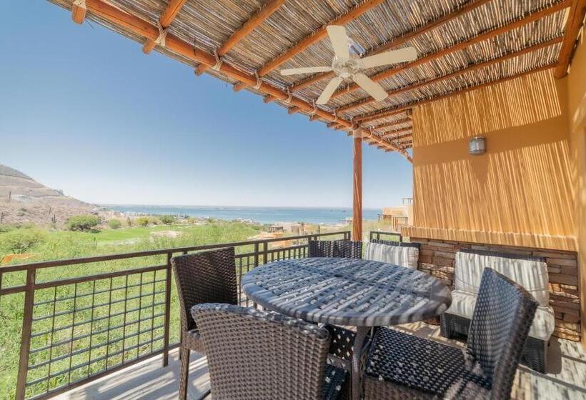 سوئیت با وان آب گرم, Puerta Cortes Residences