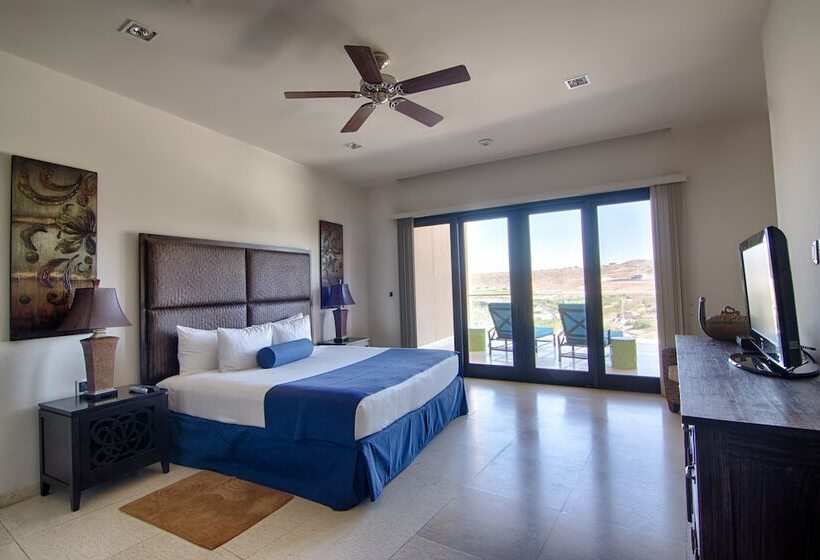 سوئیت با چشم‌انداز زمین گلف, Puerta Cortes Residences